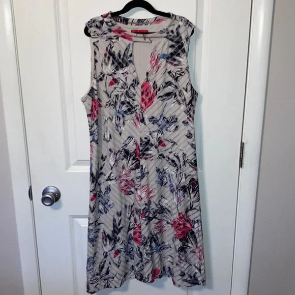 Jennifer Lopez size large floral dress - Picture 1 of 4